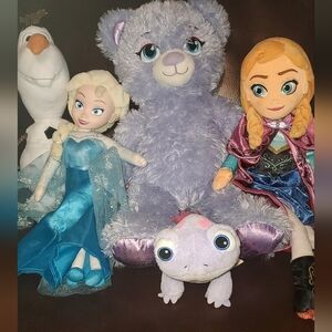 FROZEN II Disney Characters & Singing Build-a-Bear Bundle